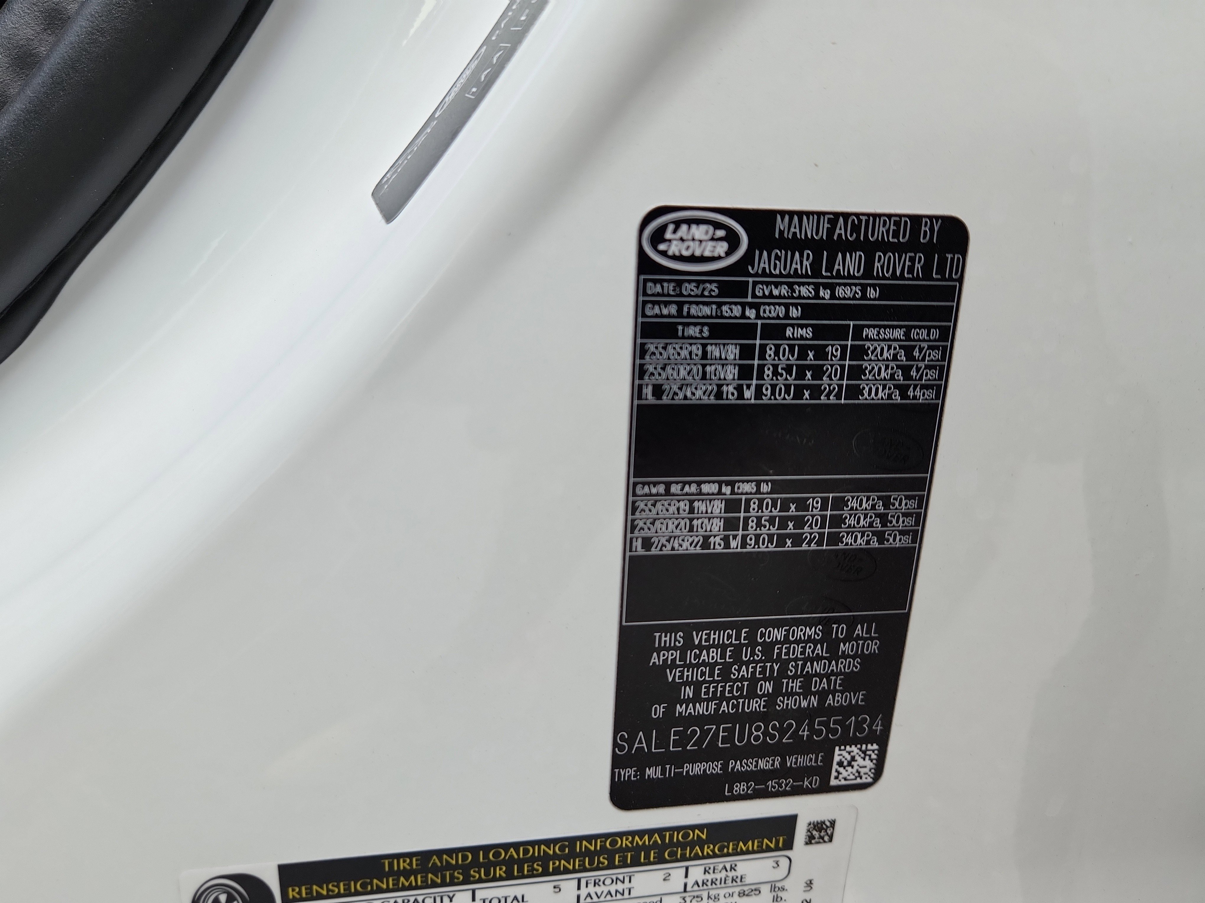 New 2025 Land Rover Defender 110 X-Dynamic SE image 21