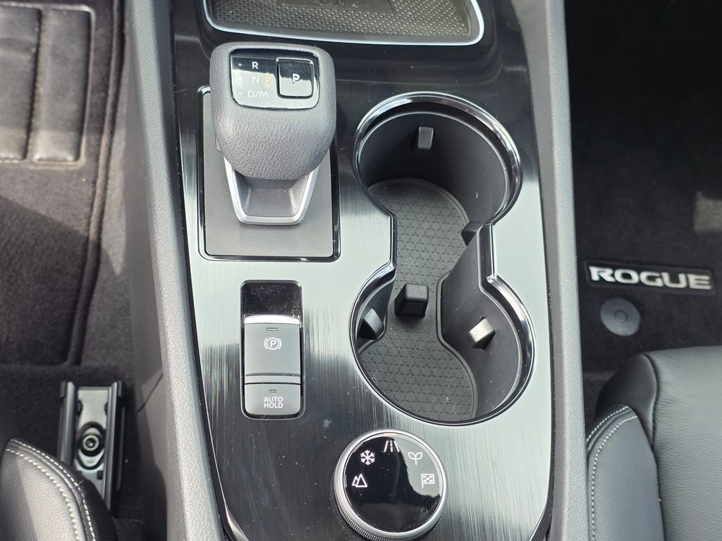 Used 2025 Nissan Rogue SL w/ Tech Package AWD/4WD image 25