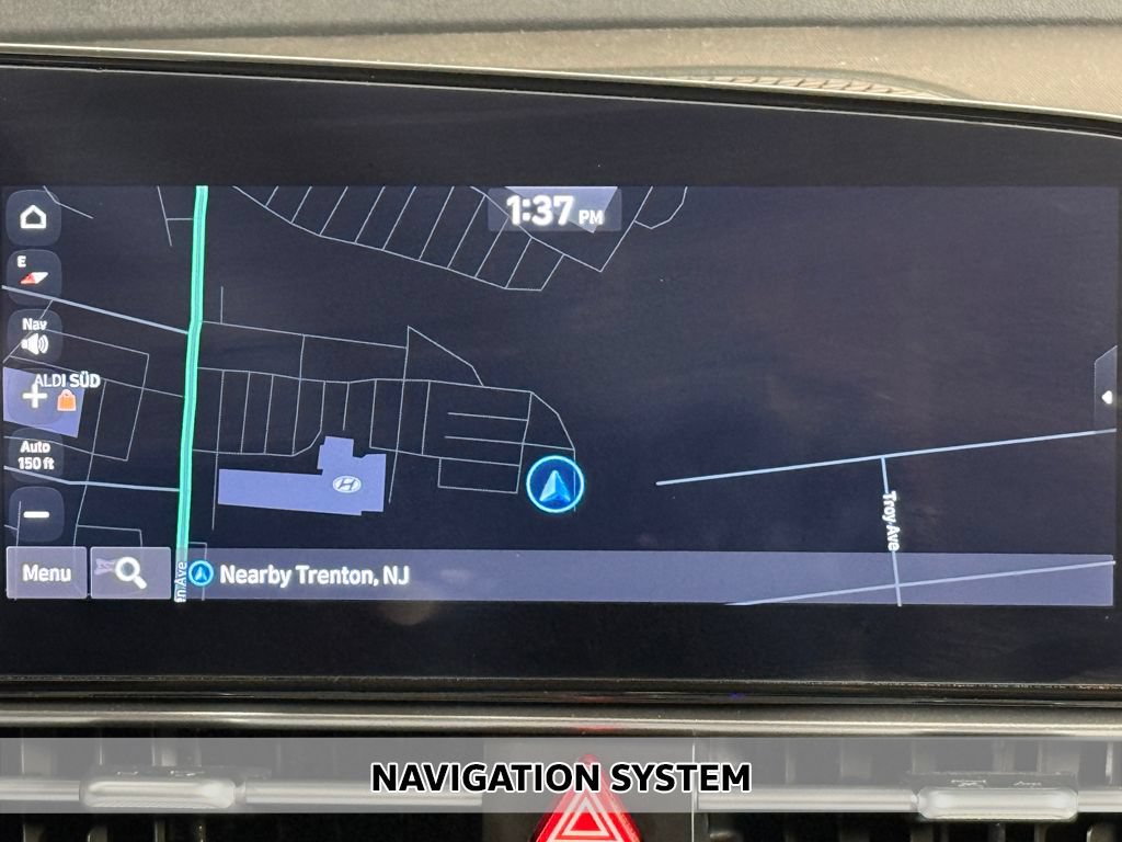 Certified 2025 Hyundai Elantra Limited FWD image 3