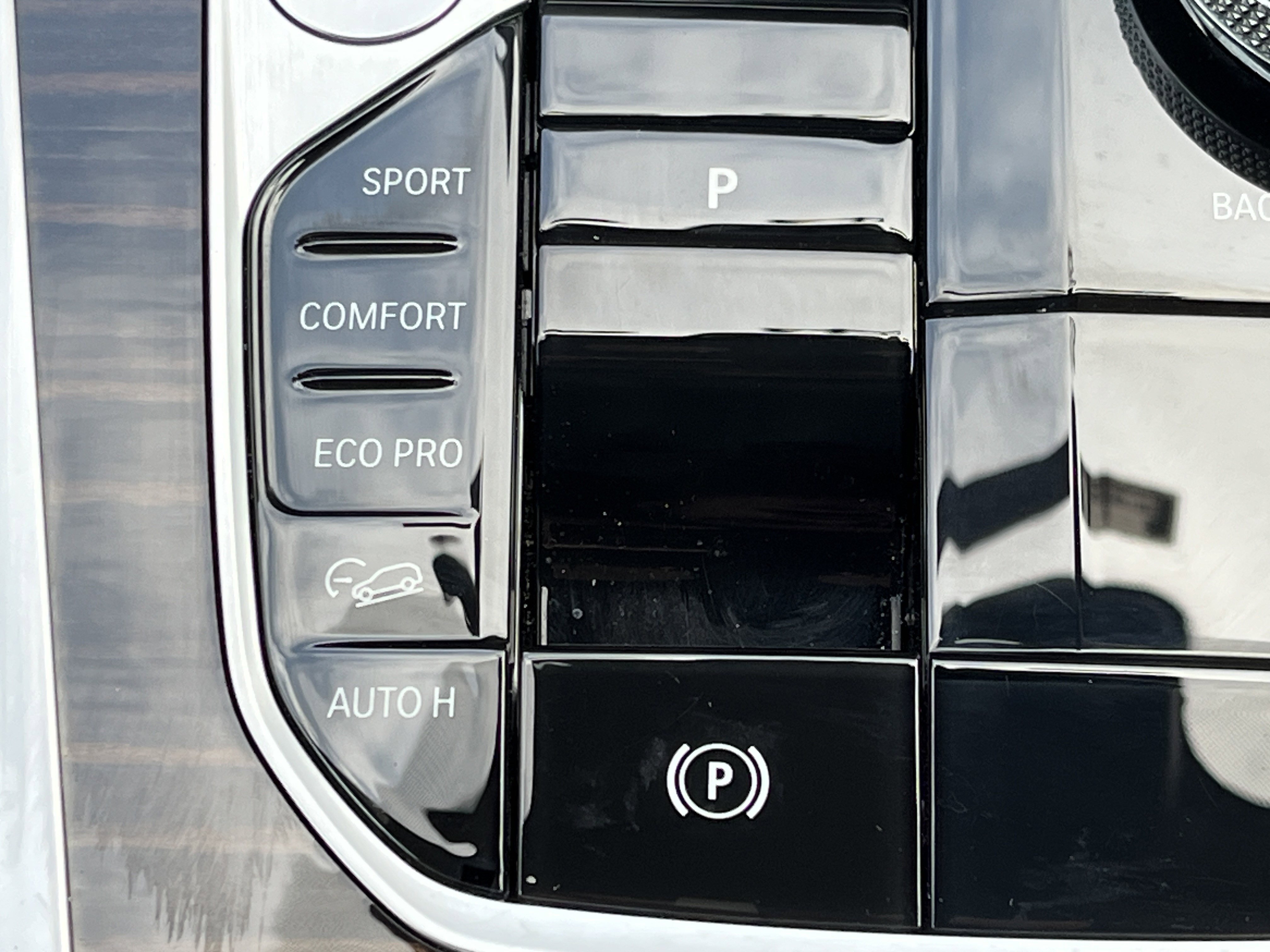 Used 2026 BMW X6 xDrive40i image 9