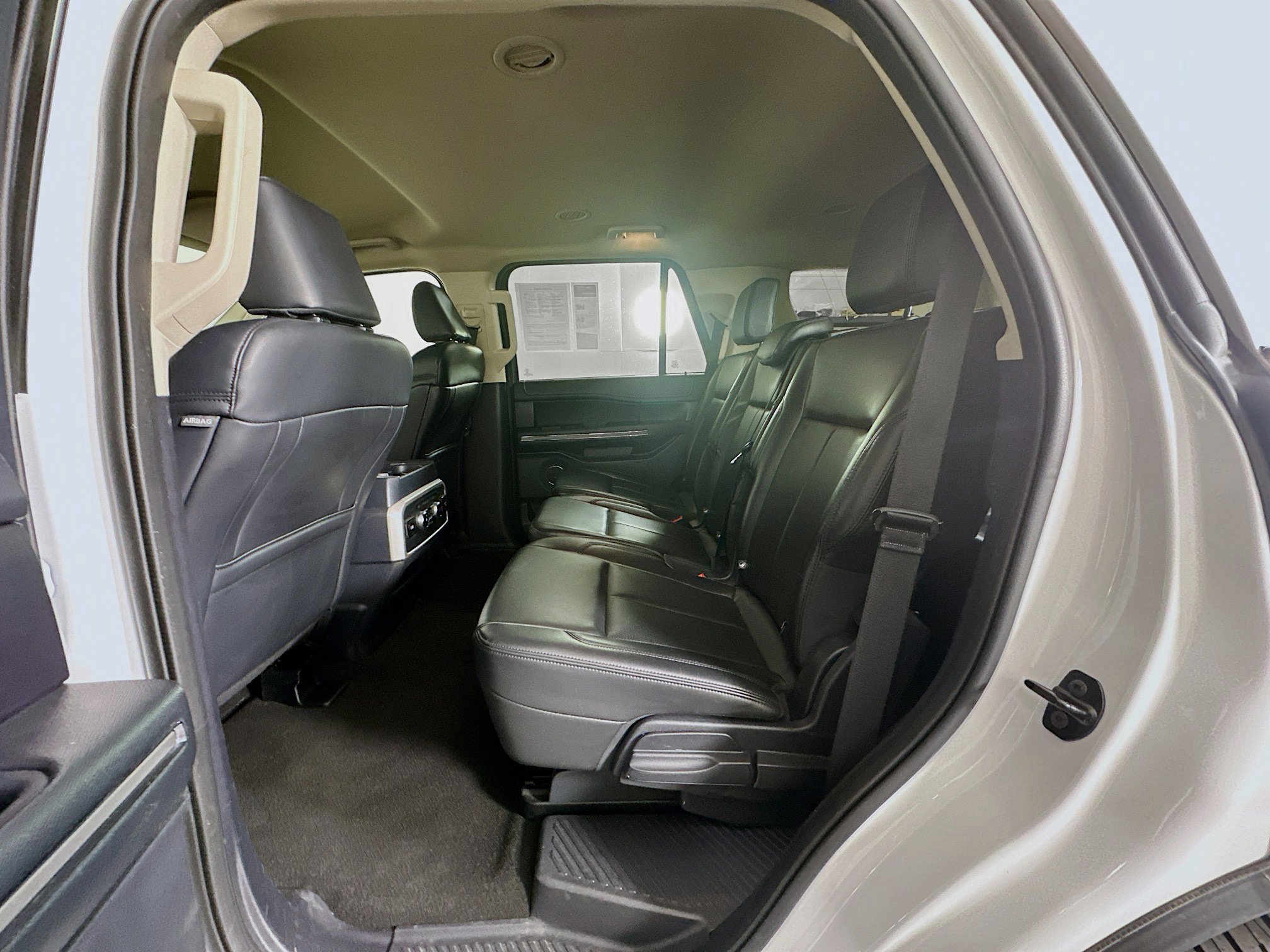Used 2024 Ford Expedition XLT image 28