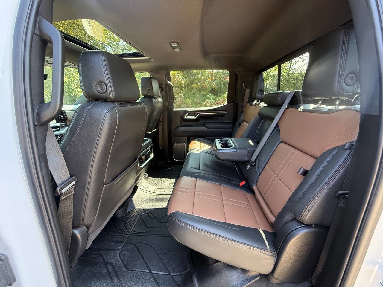 Used 2025 Chevrolet Silverado 1500 High Country image 11