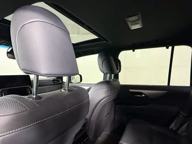 Used 2023 Lexus LX 600 F Sport w/ Accessory Package (Z1) AWD/4WD image 24