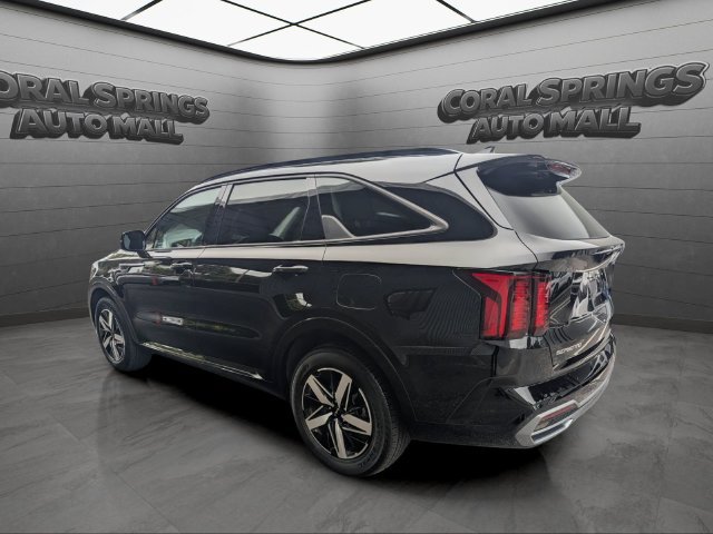 Used 2023 Kia Sorento S w/ Panoramic Sunroof Package FWD image 5