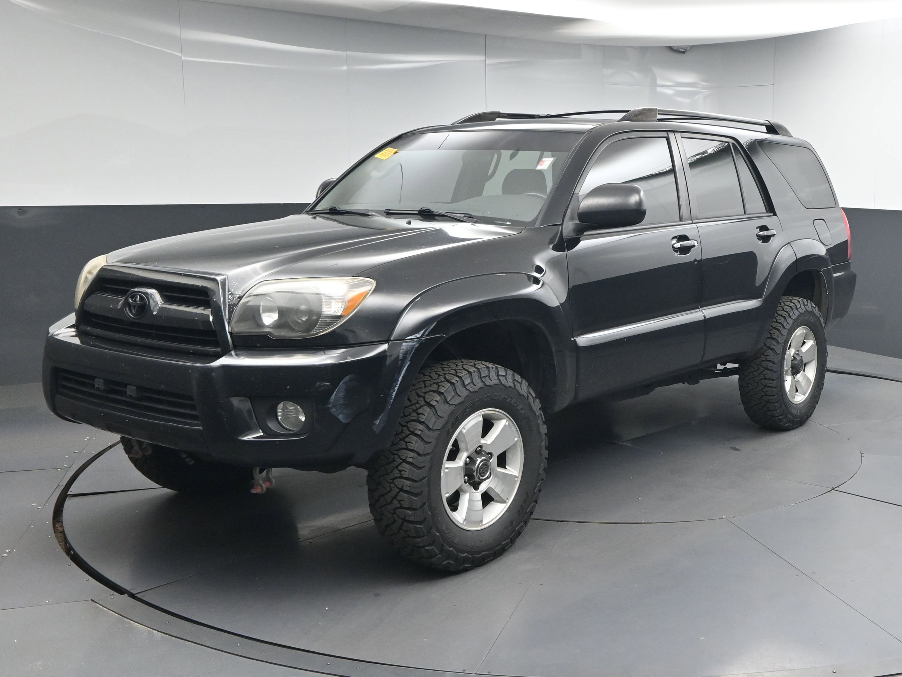 Used 2007 Toyota 4Runner SR5 AWD/4WD image 4
