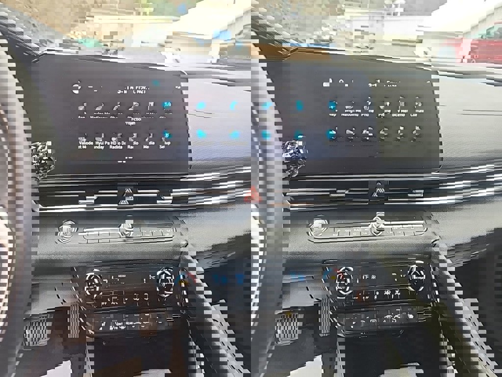 Used 2023 Hyundai Elantra SEL w/ Convenience Package image 13