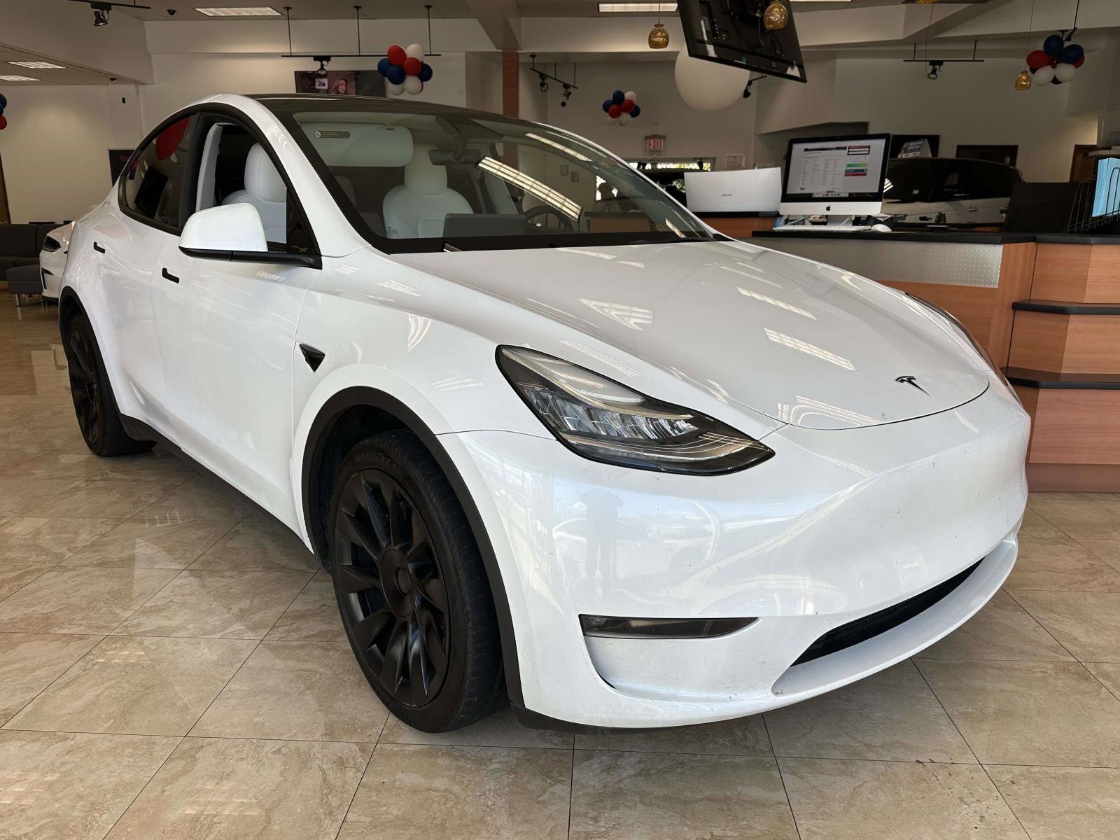 Used 2023 Tesla Model Y Long Range image 1