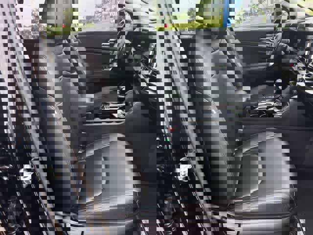 Used 2025 Kia Sportage EX w/ Premium Package image 12