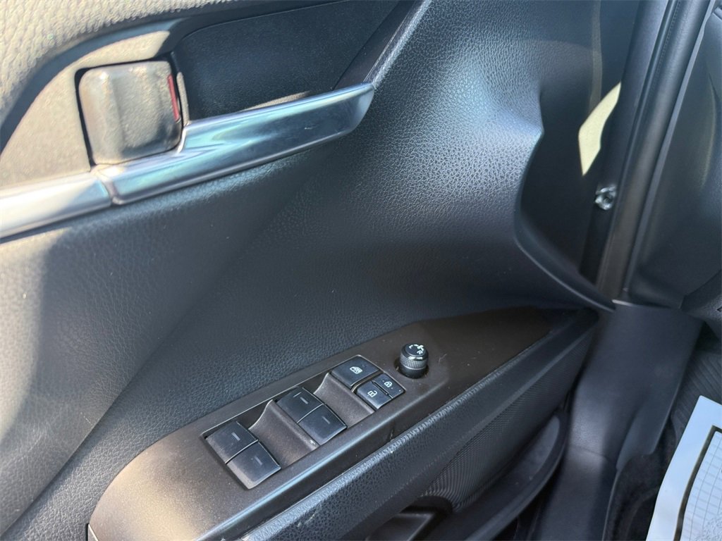 Used 2023 Toyota Camry SE image 18