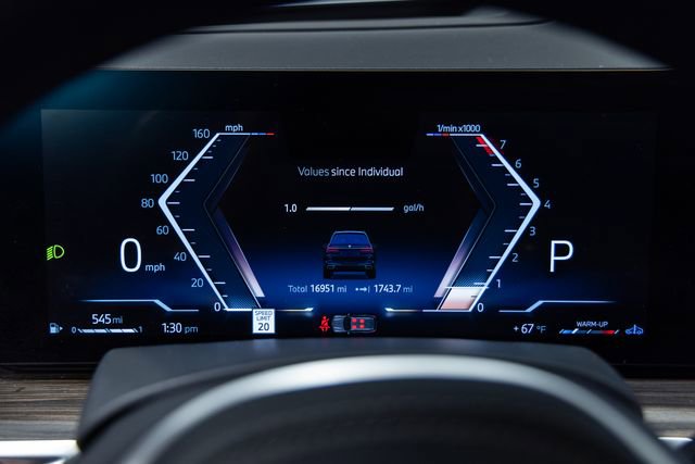 Certified 2024 BMW X7 xDrive40i w/ M Sport Package image 2