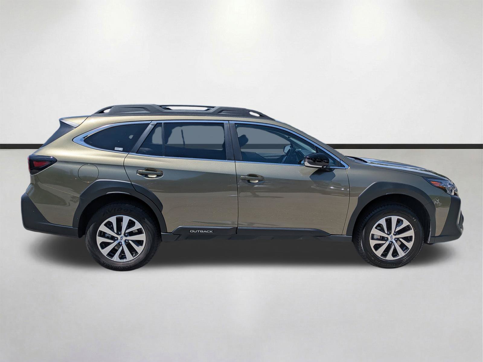 Used 2025 Subaru Outback Premium AWD/4WD image 3