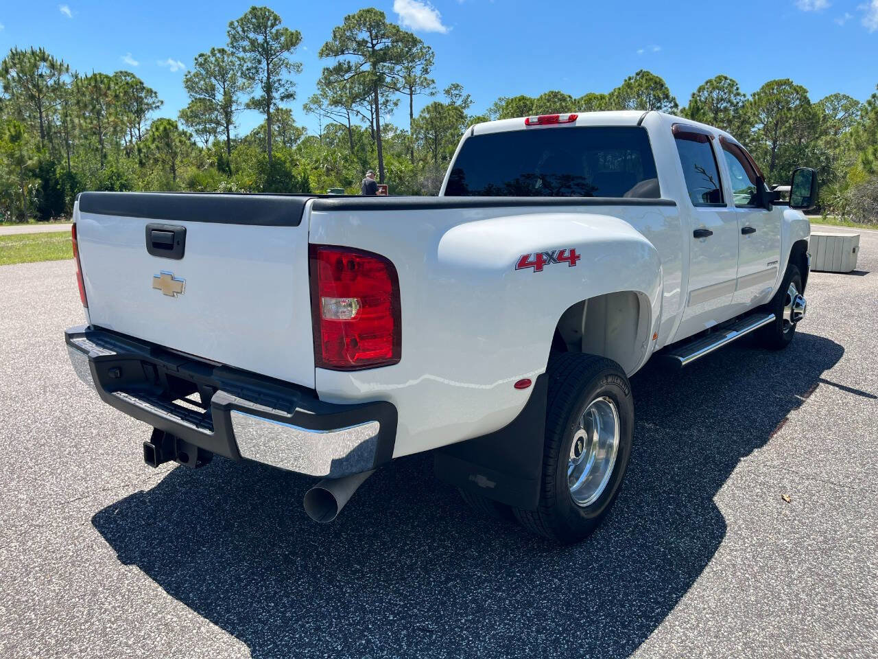 Used 2011 Chevrolet Silverado 3500 LT w/ Interior Plus Package AWD/4WD image 7