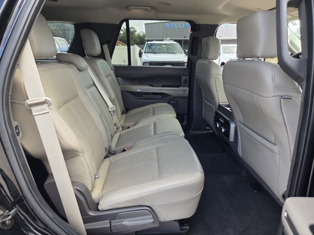 Certified 2018 Ford Expedition XLT w/ Equipment Group 202A RWD image 19