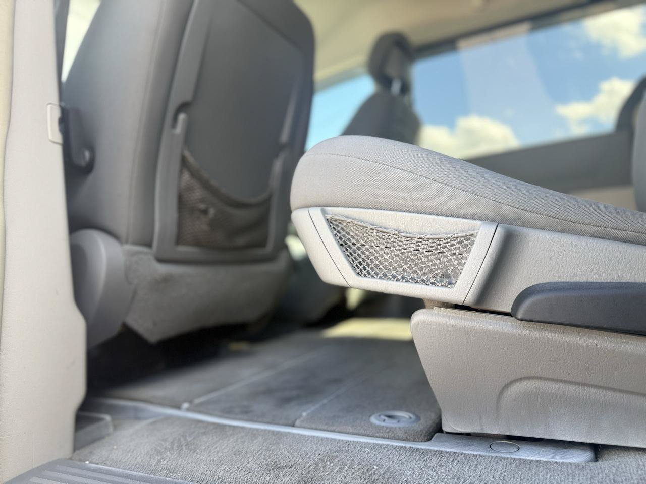 Used 2010 Chrysler Town & Country Touring FWD image 24