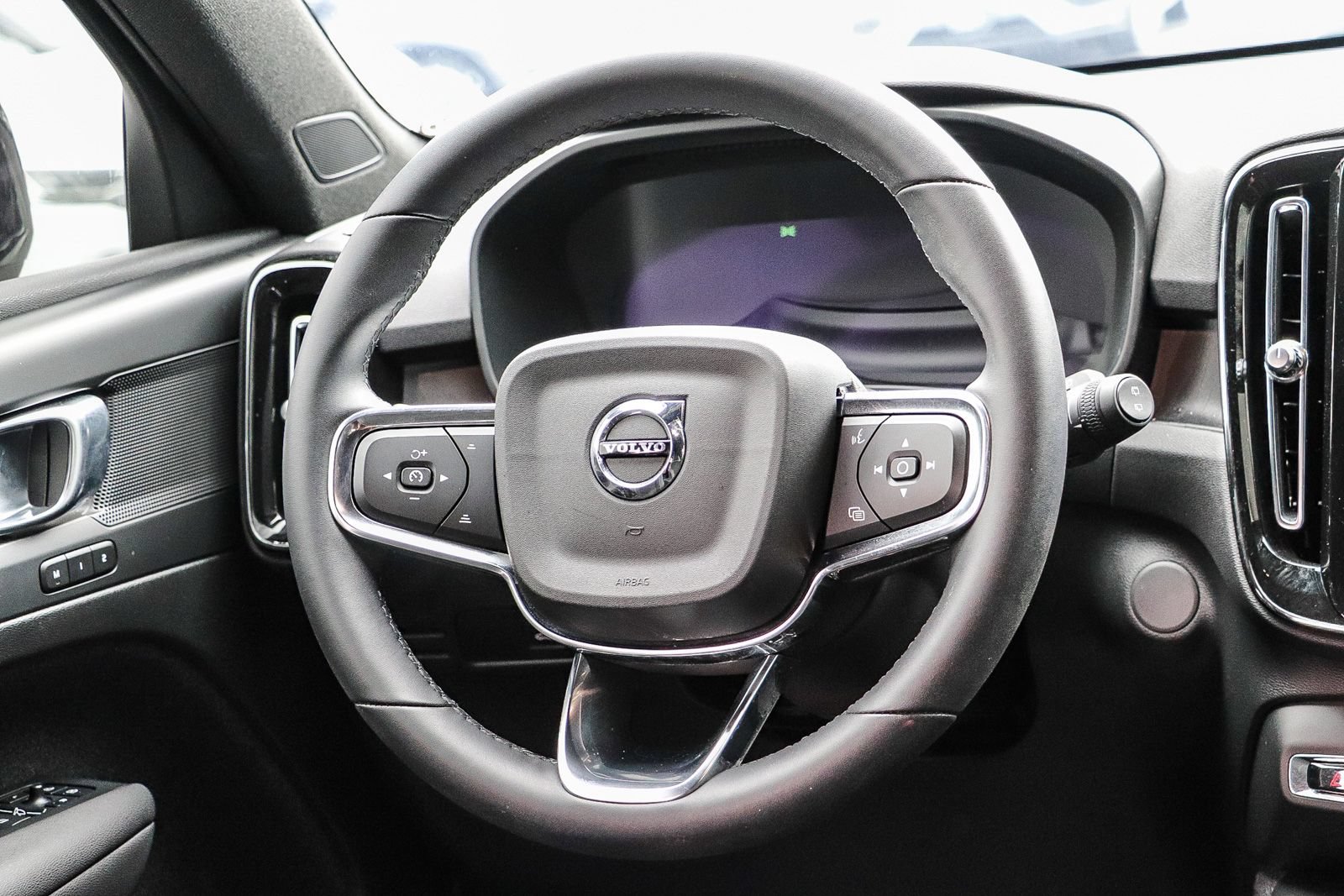 Used 2023 Volvo XC40 Recharge Plus AWD/4WD image 16