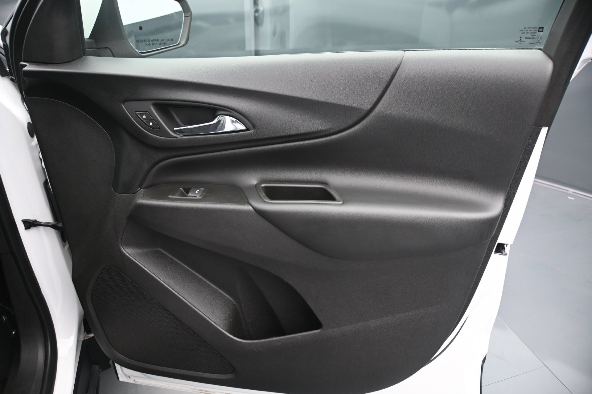 Used 2018 Chevrolet Equinox LT w/ Sun & Infotainment Package FWD image 12