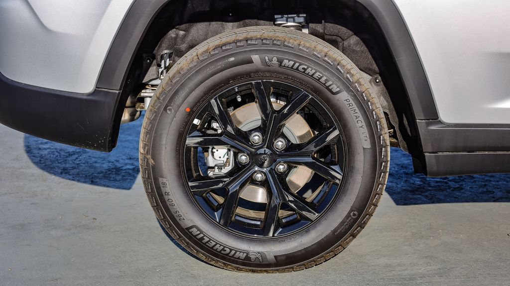 New 2026 Jeep Grand Cherokee Altitude RWD image 12