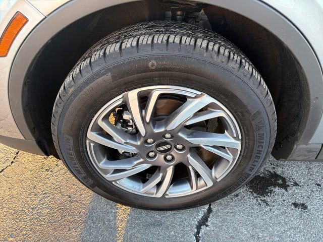 Certified 2024 Lincoln Corsair AWD image 30