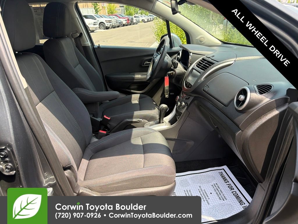 Used 2016 Chevrolet Trax LT w/ LT Sun and Sound Package AWD/4WD image 11