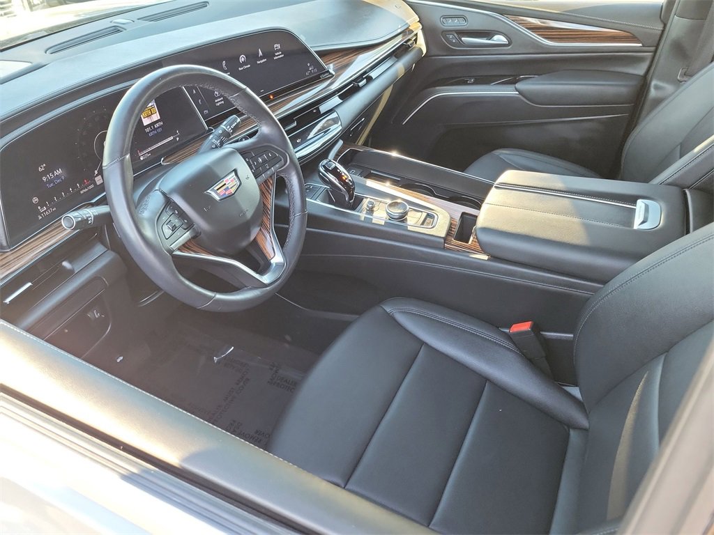 Certified 2024 Cadillac Escalade ESV Luxury image 10
