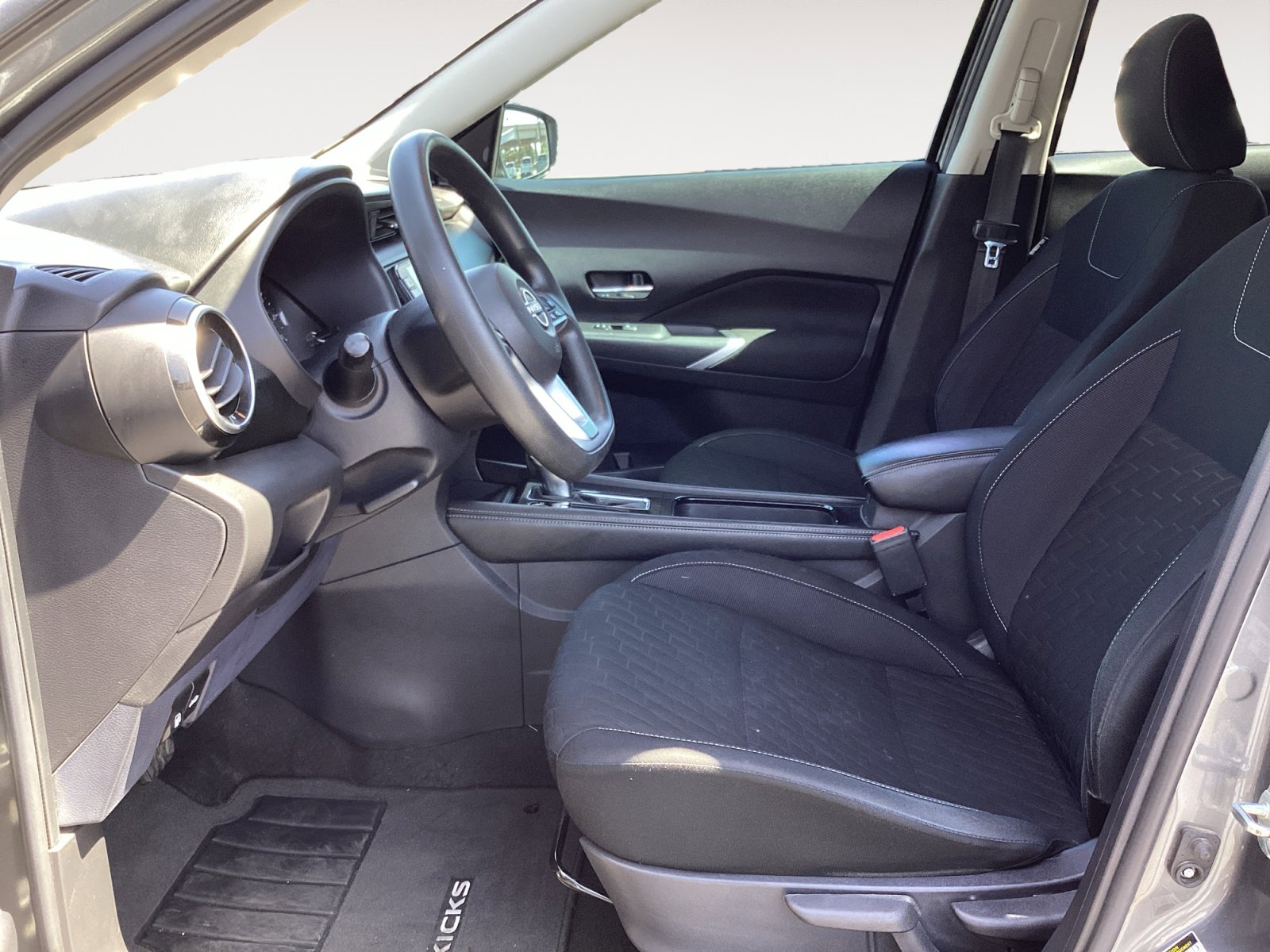 Used 2022 Nissan Kicks SV image 25