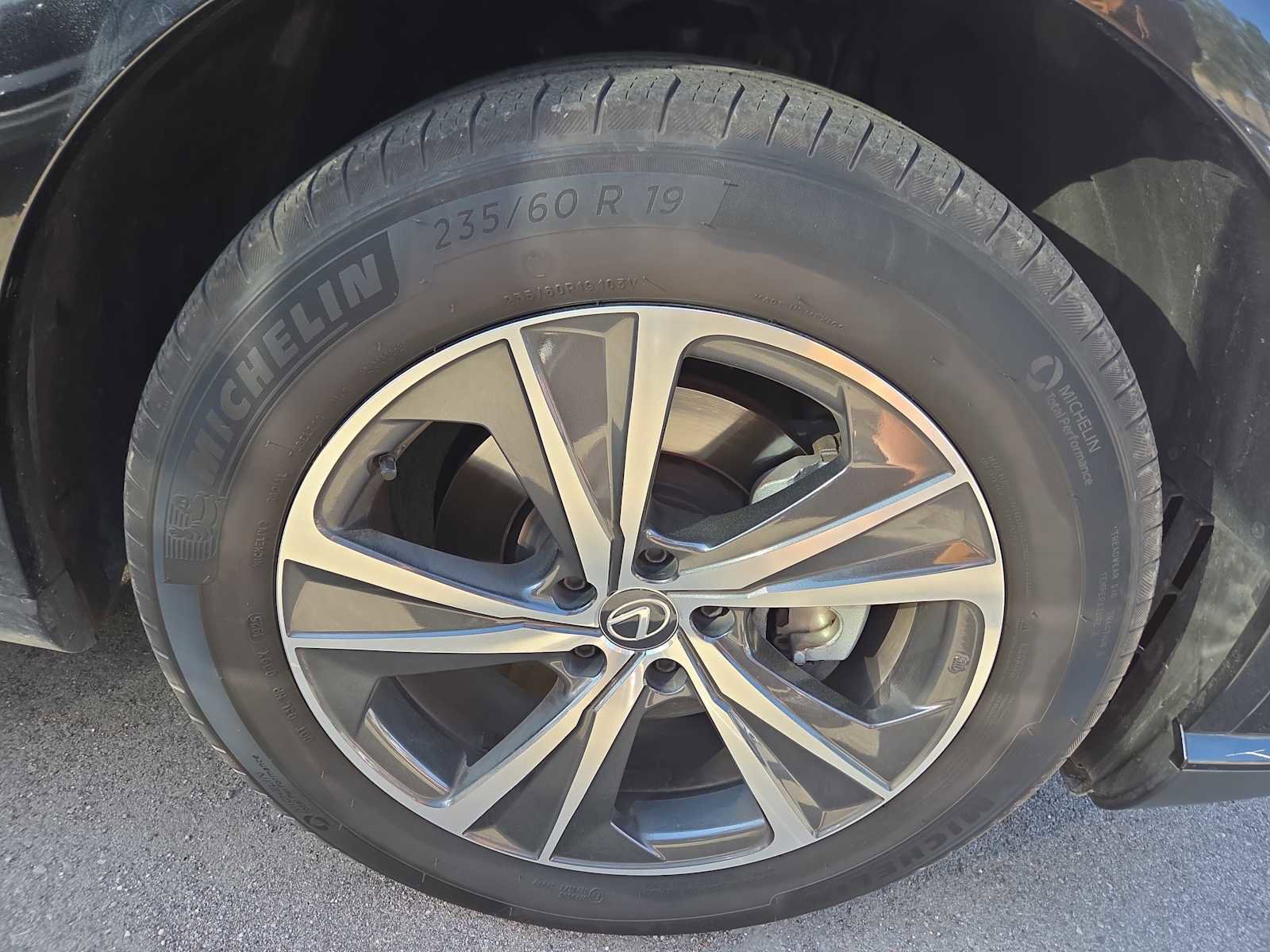 Used 2025 Lexus RX 350 Premium image 2