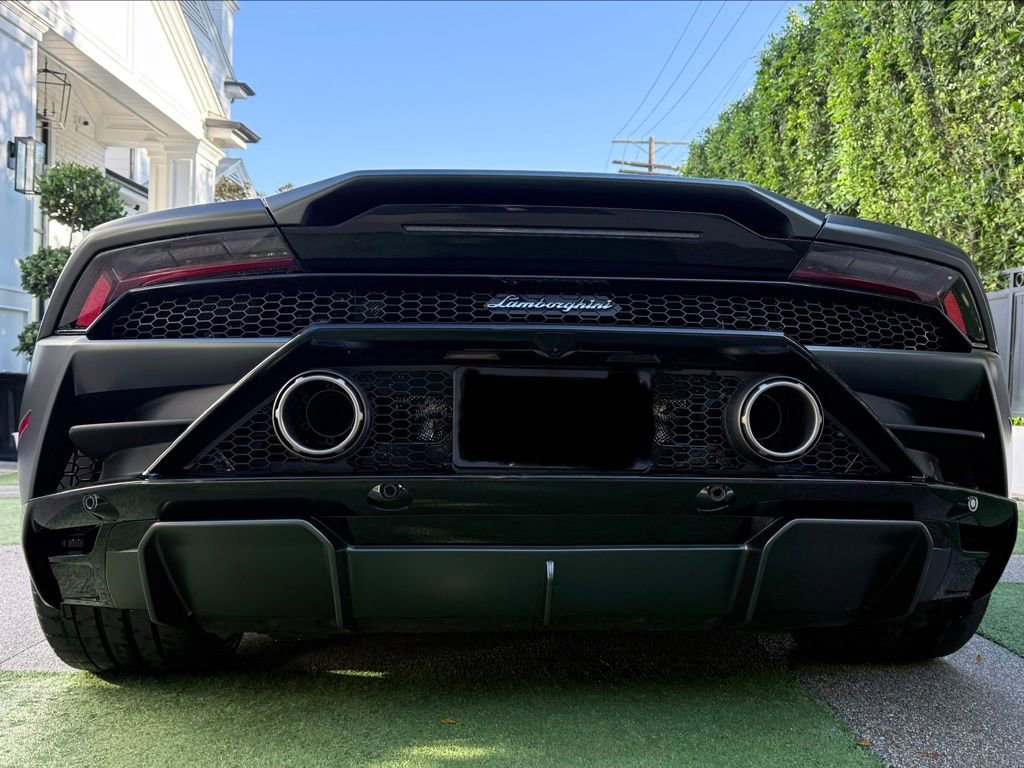 Used 2023 Lamborghini Huracan EVO image 14