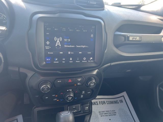 Used 2021 Jeep Renegade Latitude w/ Sun & Sound Group FWD image 17