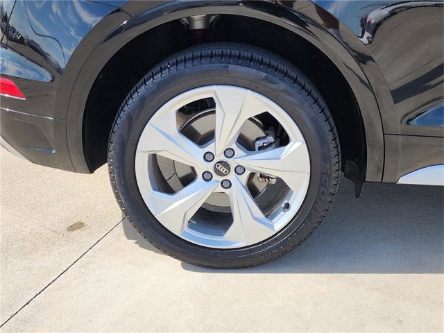 Certified 2025 Audi Q5 2.0T Premium Plus w/ Premium Plus Package image 9