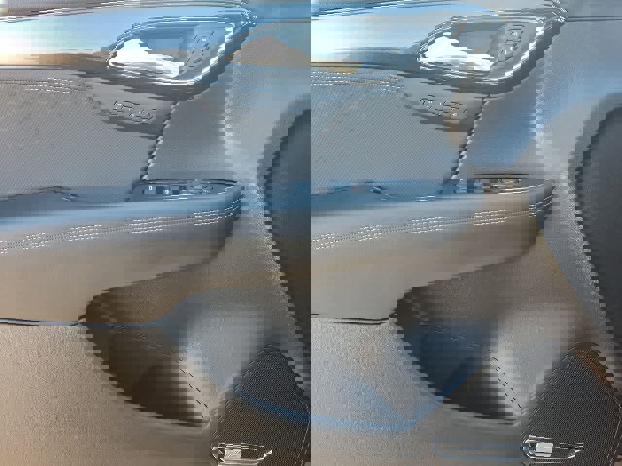 Used 2024 Buick Envision Preferred image 16