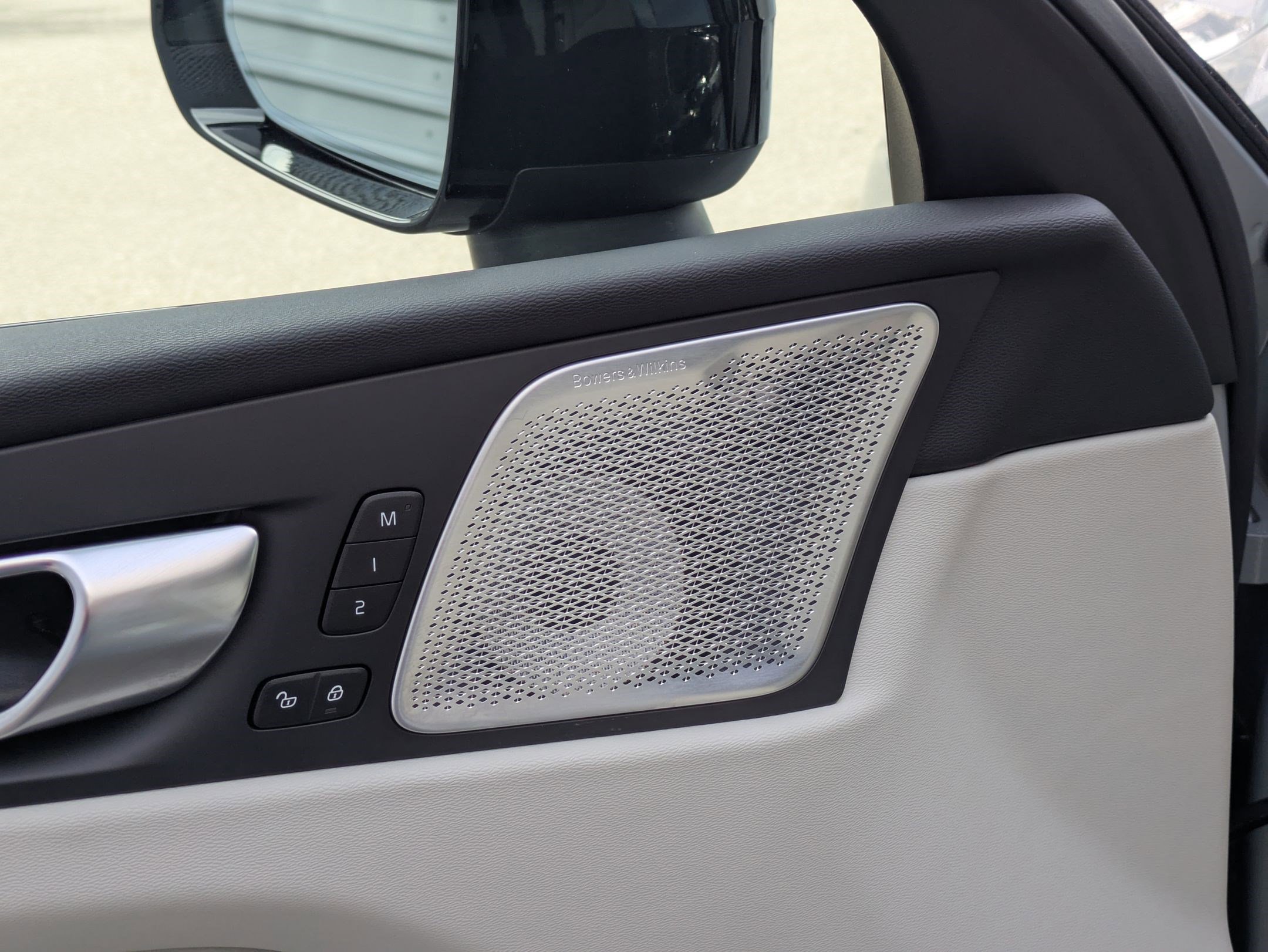 Used 2026 Volvo XC60 T8 Ultra image 13