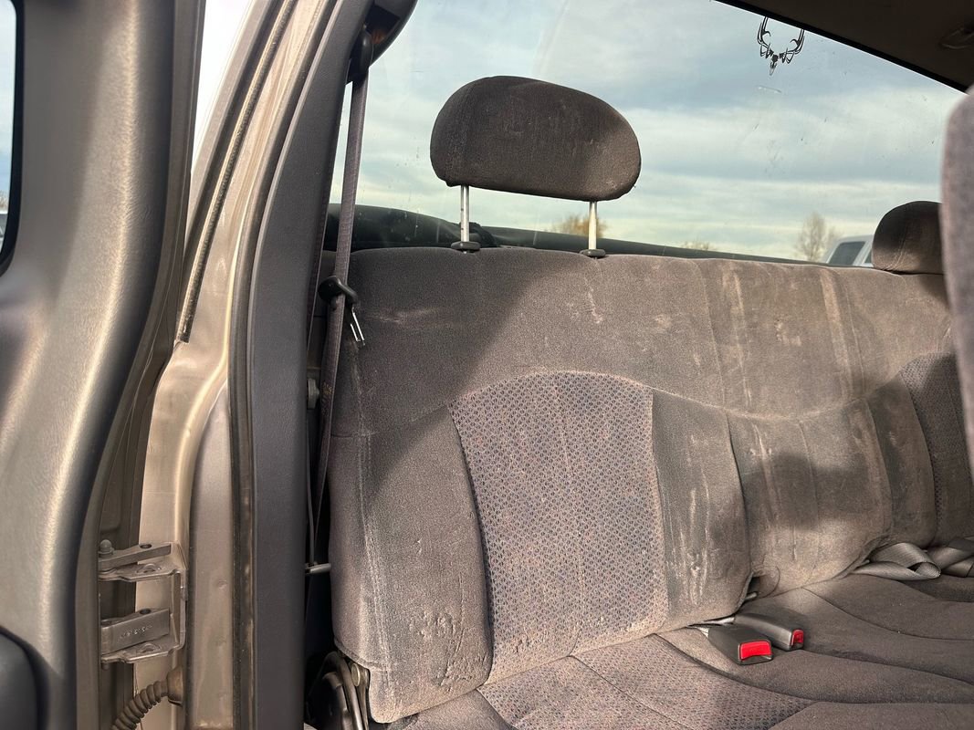 Used 2001 Chevrolet Silverado 2500 LS image 23