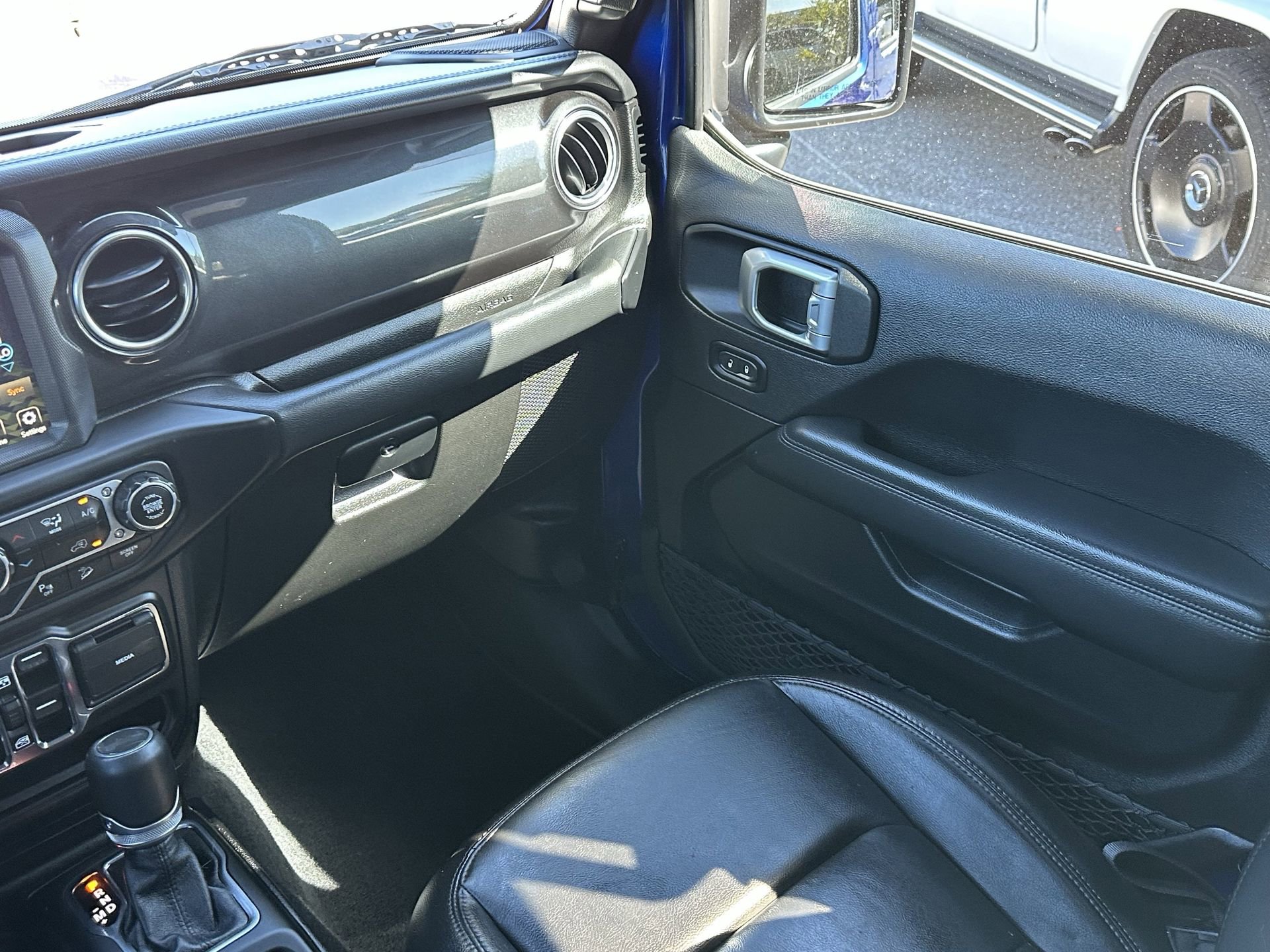 Used 2020 Jeep Wrangler Unlimited Sahara image 16