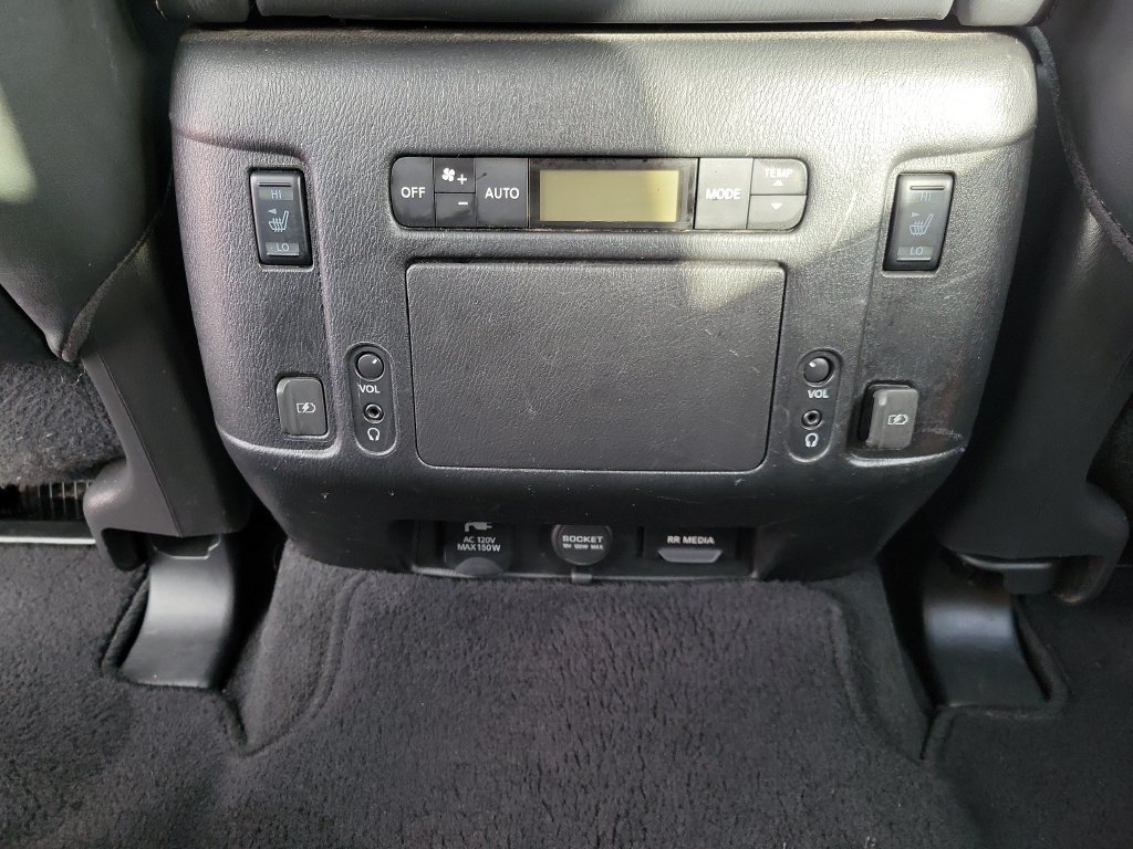 Used 2019 Nissan Armada Platinum RWD image 21