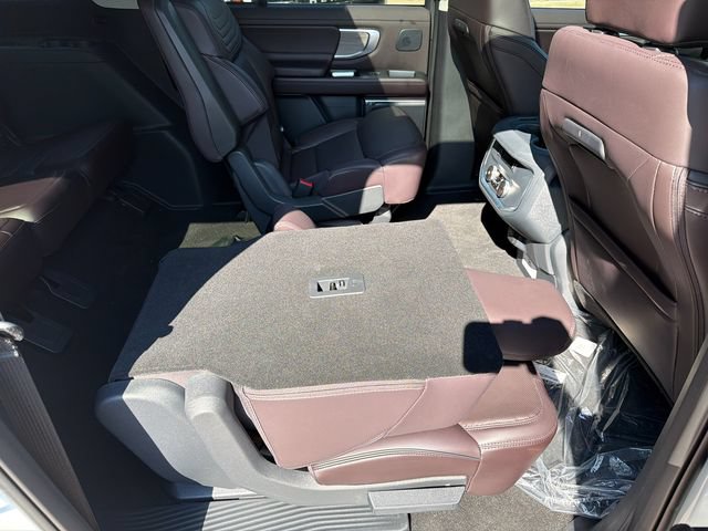 New 2025 Ford Expedition Max Platinum w/ Platinum Ultimate Package AWD/4WD image 15