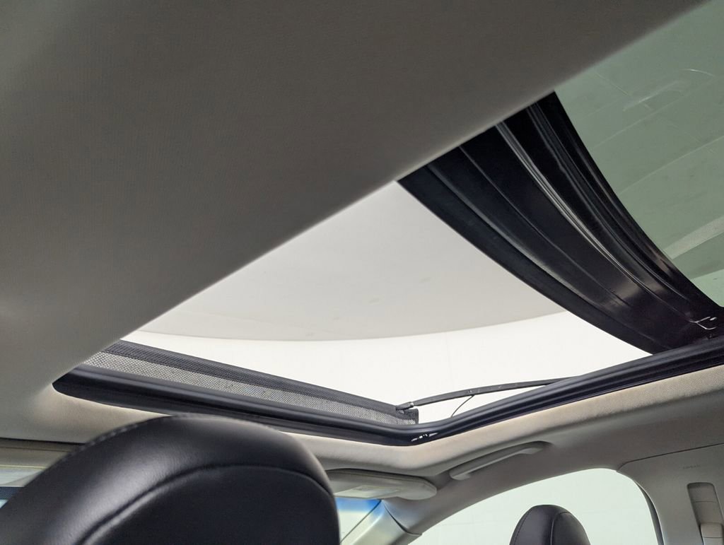 Used 2018 Ford Edge Titanium w/ Equipment Group 301A image 23