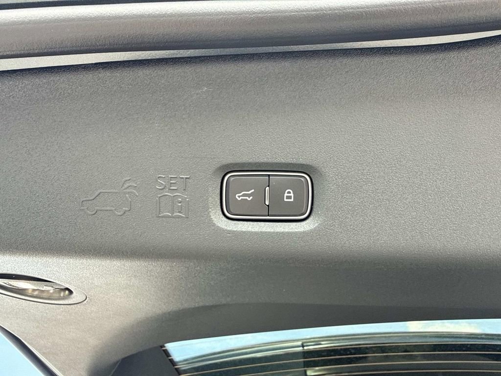 New 2026 Lincoln Navigator Reserve image 13