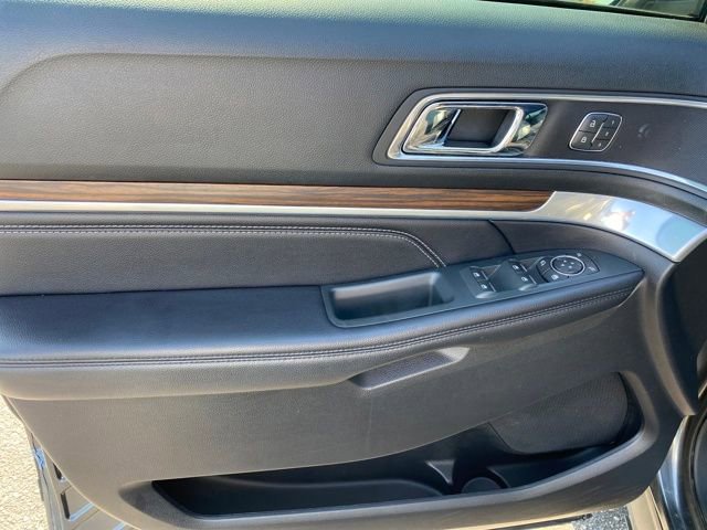 Used 2018 Ford Explorer Limited image 18