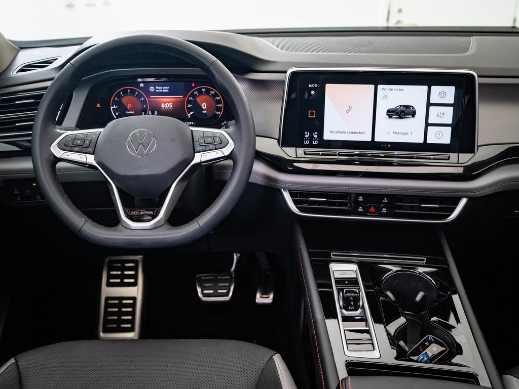 Used 2025 Volkswagen Atlas Peak Edition SE image 31