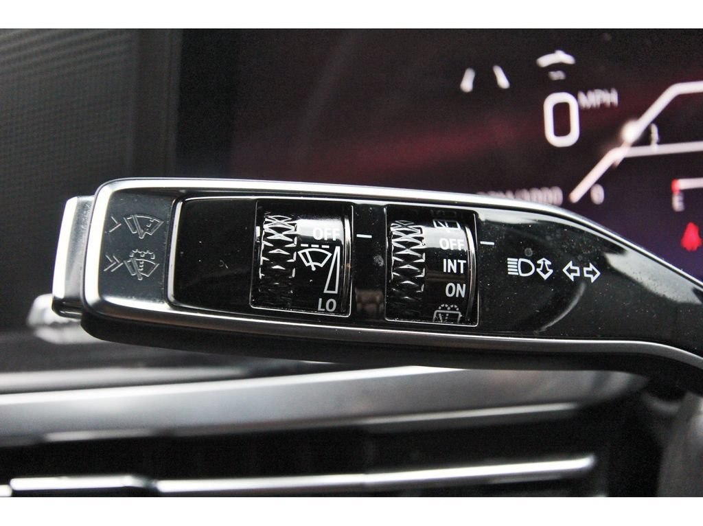 Used 2025 Cadillac Escalade ESV Sport AWD/4WD image 18