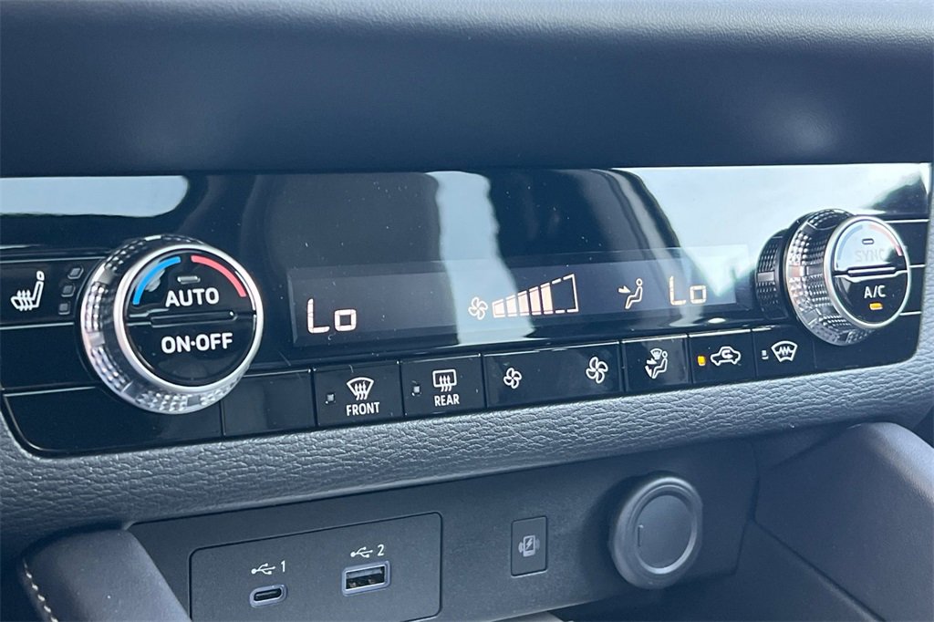 New 2025 Mitsubishi Outlander SE image 22