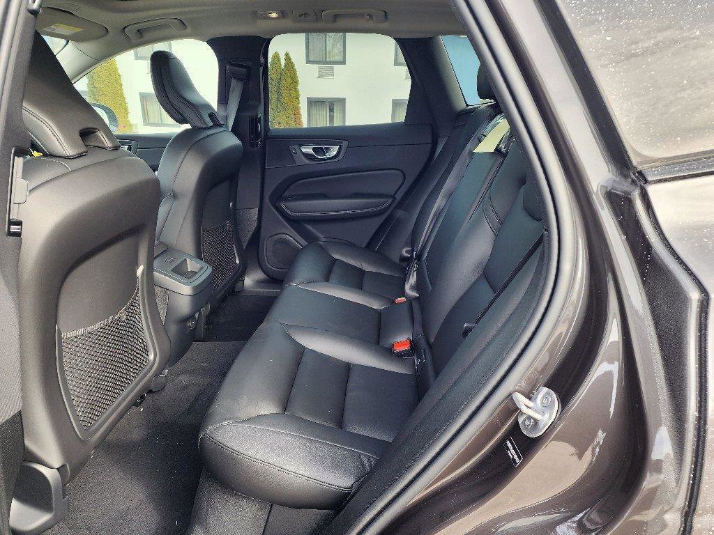 New 2025 Volvo XC60 B5 Core w/ Climate Package image 5