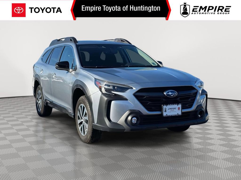 Used 2023 Subaru Outback Premium image 1