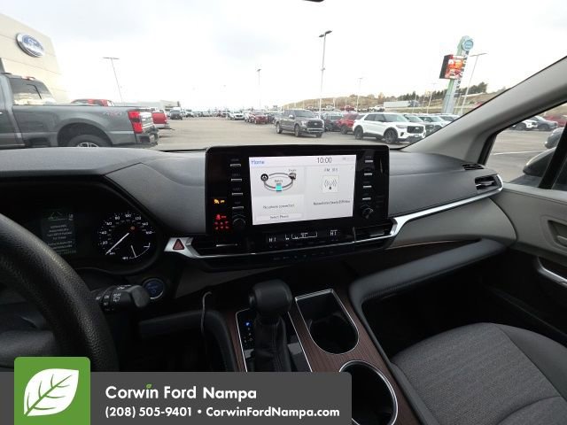 Used 2022 Toyota Sienna LE image 20