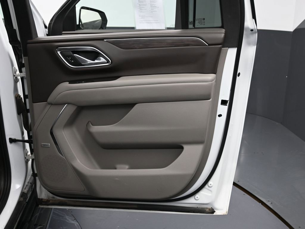 Used 2023 Chevrolet Suburban LT image 39