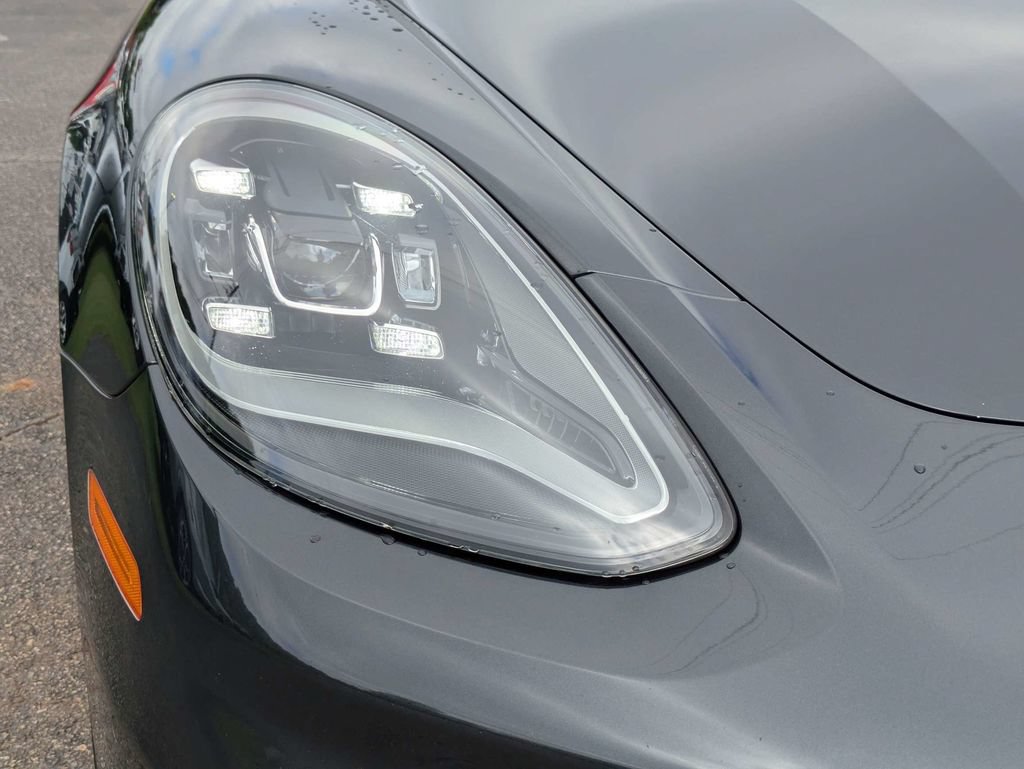 Used 2022 Porsche Panamera RWD image 10