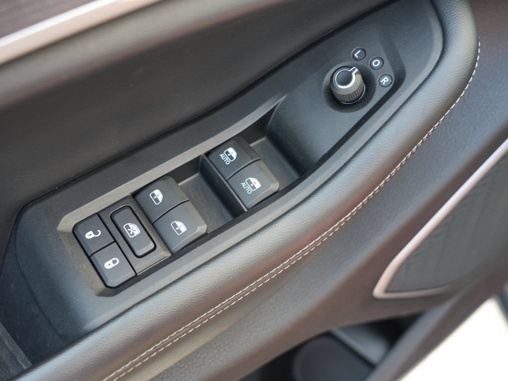 Used 2024 Jeep Grand Cherokee Limited 4xe AWD/4WD image 16
