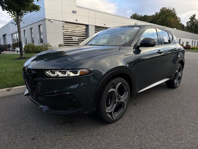 New 2026 Alfa Romeo Tonale w/ Active Assist Package AWD/4WD image 4