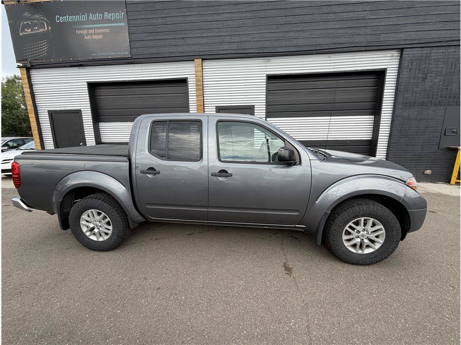 Used 2018 Nissan Frontier SV AWD/4WD image 2