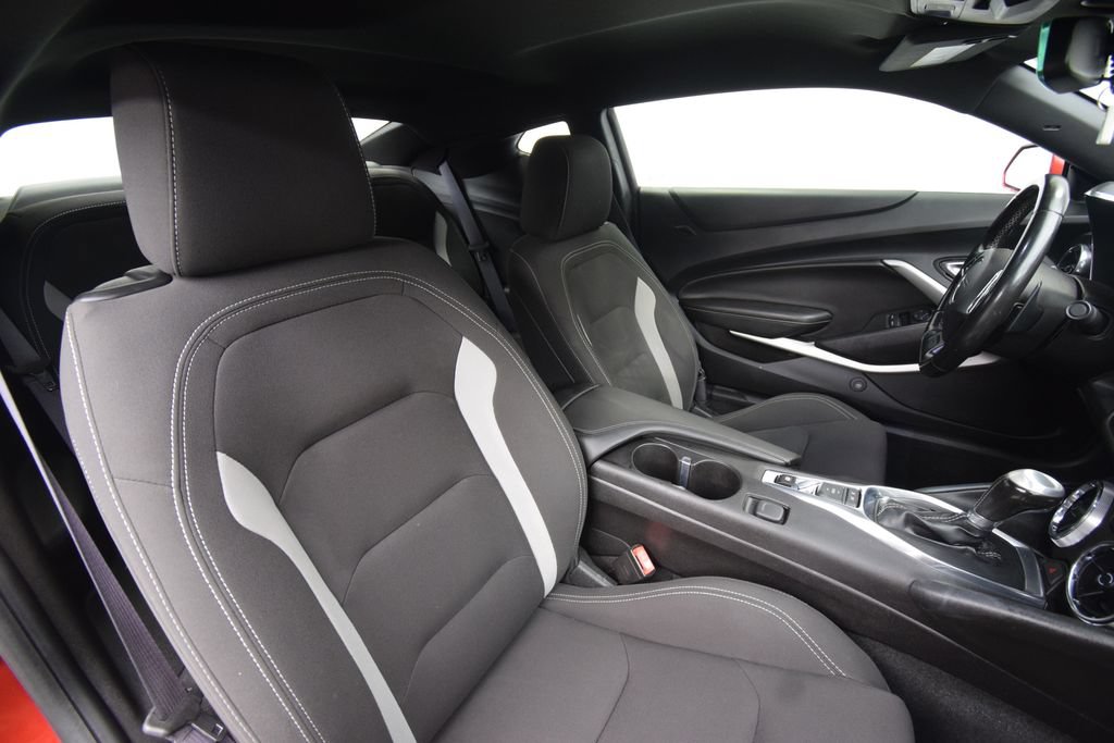 Used 2017 Chevrolet Camaro LT RWD image 17
